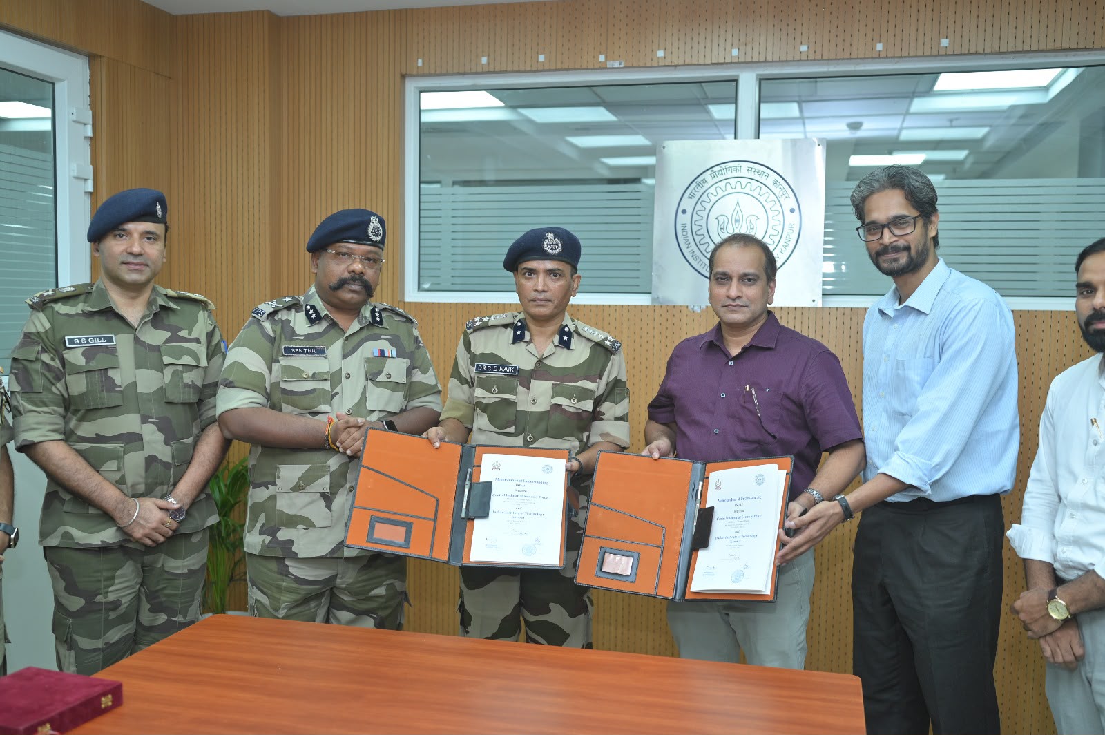 साइबर हमलों से ड्रोन खतरे तक, CISF को मिलेगी हाईटेक ताकत: IIT Kanpur के साथ 2 बड़े MoU